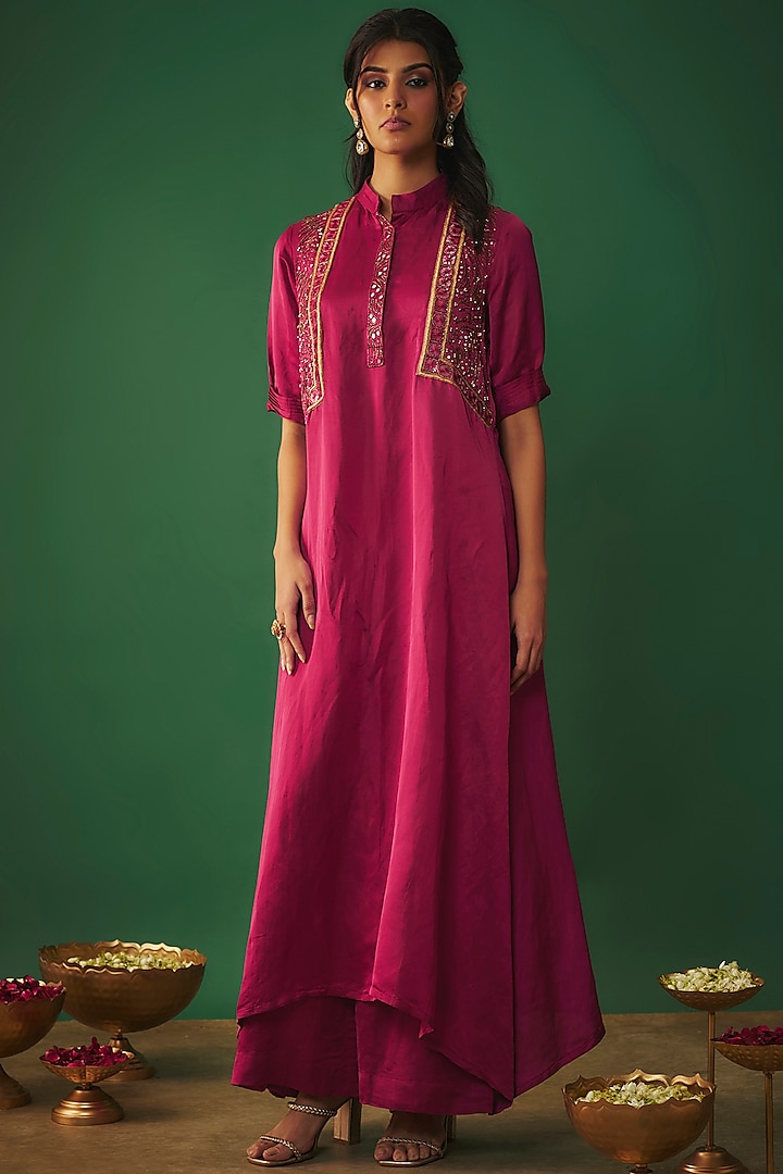 Magenta Pink Satin Linen Mirror Embroidered Kurta Set by Mehak Murpana at Pernia's Pop Up Shop