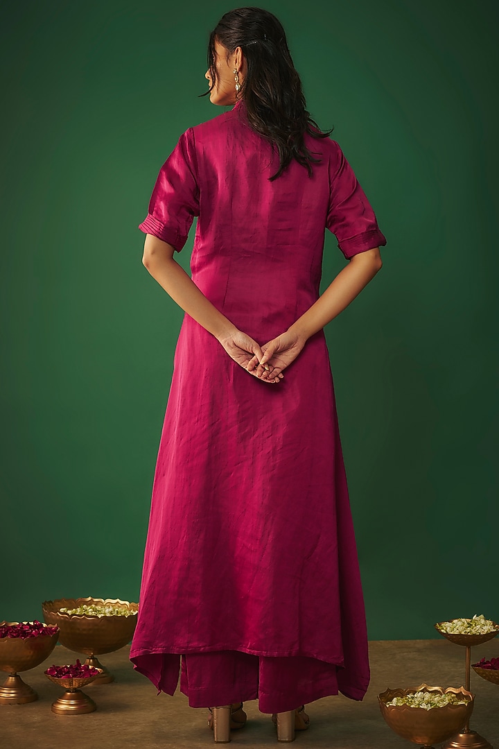 Magenta Pink Satin Linen Mirror Embroidered Kurta Set by Mehak Murpana at Pernia's Pop Up Shop