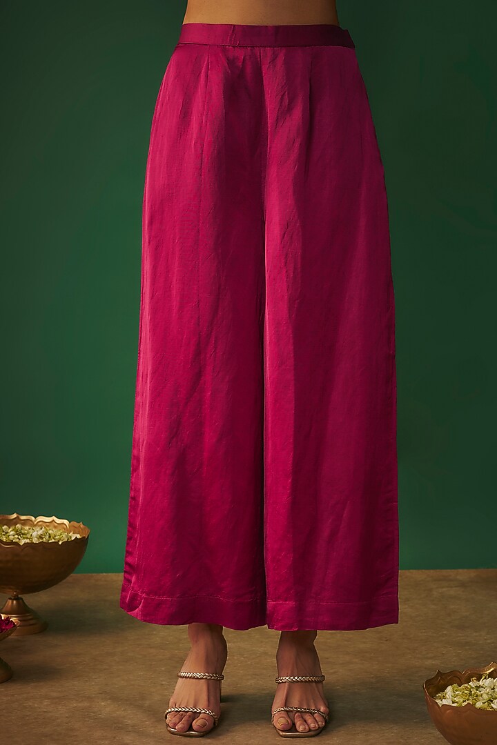 Magenta Pink Satin Linen Mirror Embroidered Kurta Set by Mehak Murpana at Pernia's Pop Up Shop