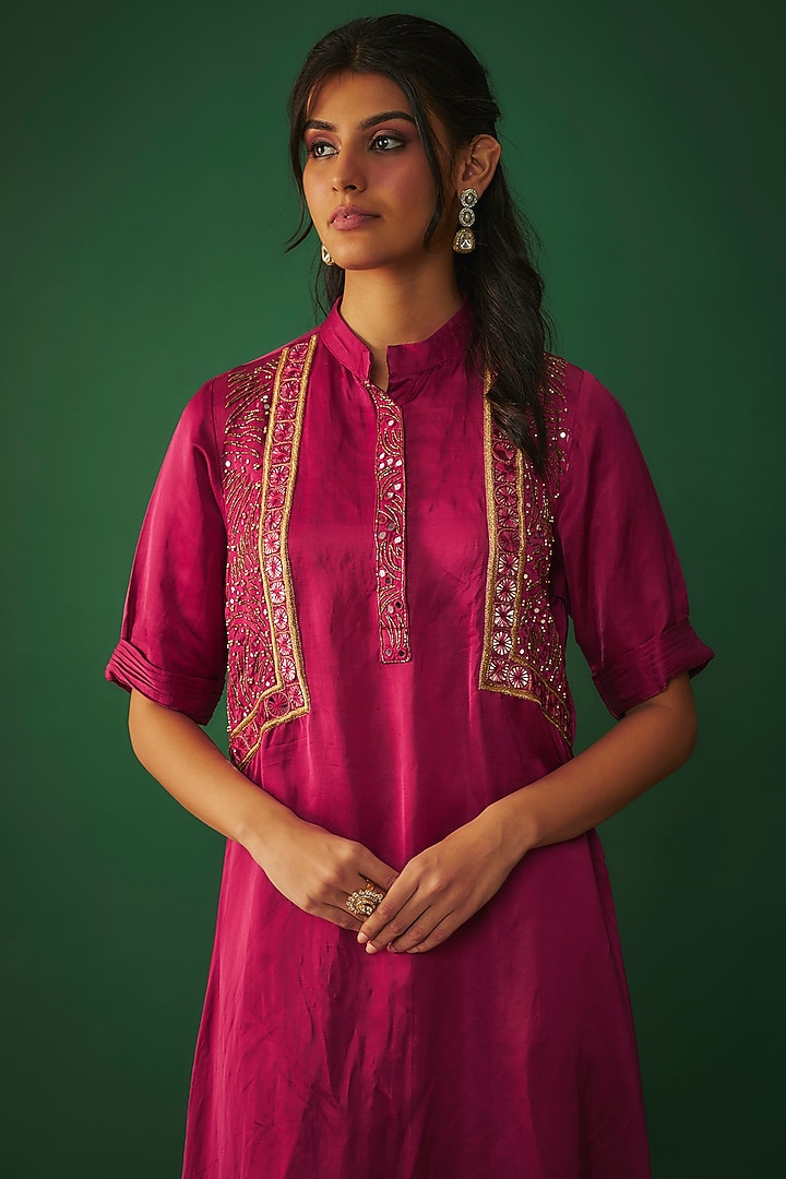 Magenta Pink Satin Linen Mirror Embroidered Kurta Set by Mehak Murpana at Pernia's Pop Up Shop