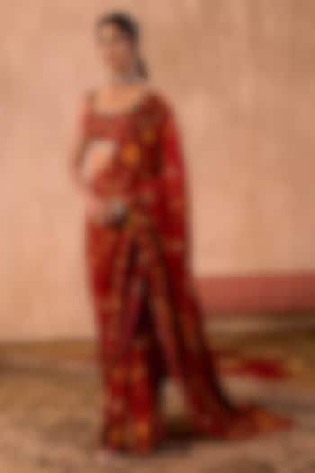 Red Crepe Floral Printed Pre-Draped Wedding Saree Set by Mehak Murpana at Pernia's Pop Up Shop