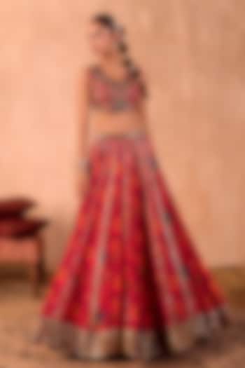 Pink Crepe Floral Printed Flowy Wedding Lehenga Set by Mehak Murpana at Pernia's Pop Up Shop