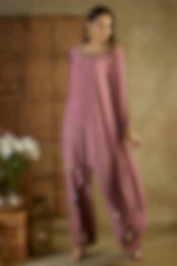 Rose Pink Crepe Embroidered Asymmetrical Kurta Set by Mehak Murpana at Pernia's Pop Up Shop