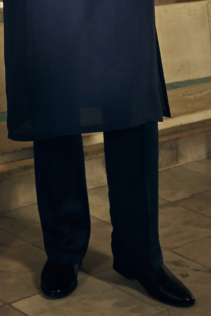 Navy Blue Matka Silk Hand Embroidered Bundi Jacket Set by Mahima Mahajan Men at Pernia's Pop Up Shop
