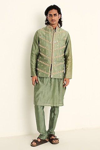 Jade Green Linen Satin Hand Embroidered Bundi Jacket Set by Mahima Mahajan Men