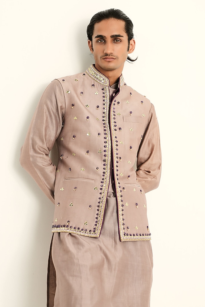 Platinum-Colored Linen Satin Hand Embroidered Bundi Jacket Set by Mahima Mahajan Men at Pernia's Pop Up Shop