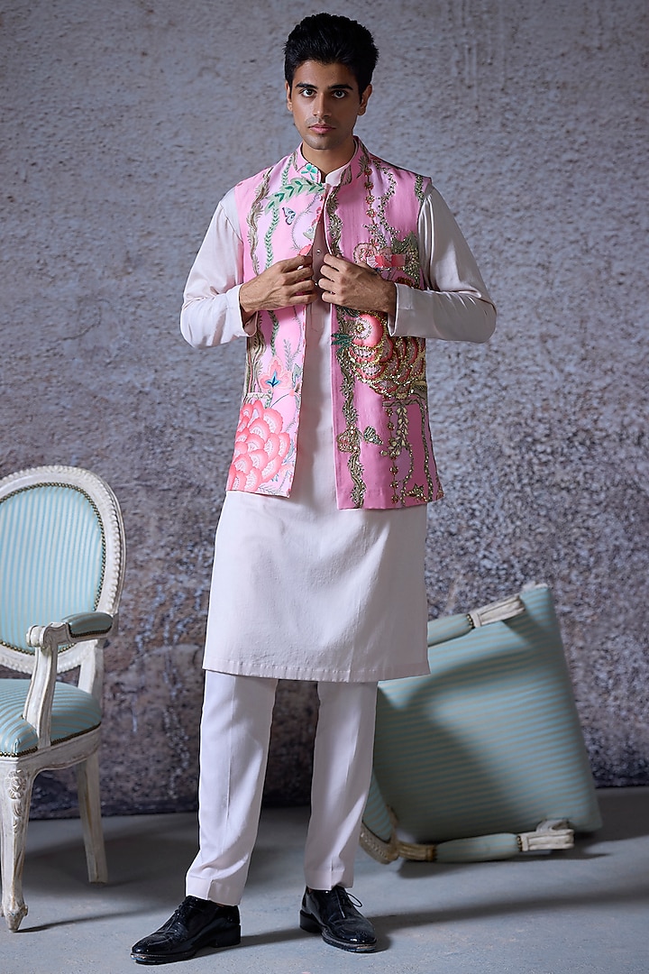 Blush Pink Silk Chanderi Embroidered Bundi Jacket Set by Mahima Mahajan Men