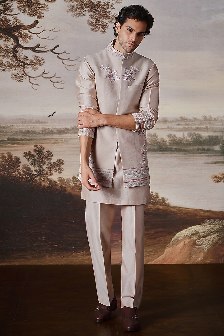 Powder Pink Matka Silk Bundi Jacket Set by Mahima Mahajan Men at Pernia's Pop Up Shop
