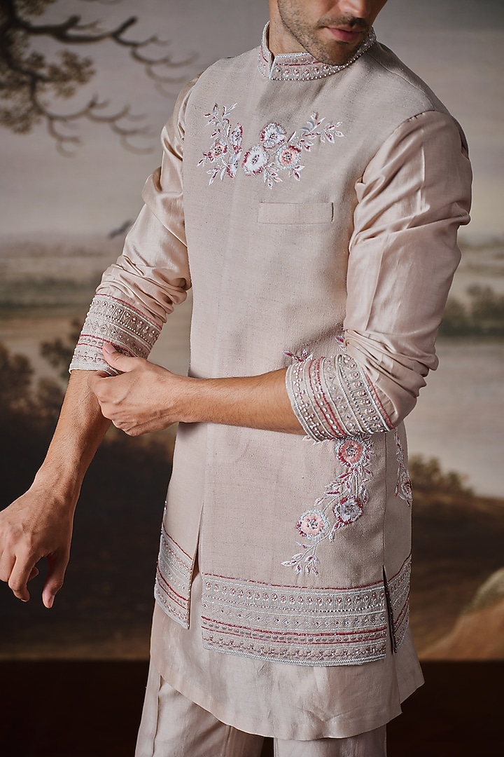 Powder Pink Matka Silk Bundi Jacket Set by Mahima Mahajan Men at Pernia's Pop Up Shop