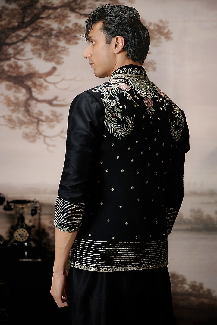 Black Matka Silk Bundi Jacket Set by Mahima Mahajan Men at Pernia's Pop Up Shop