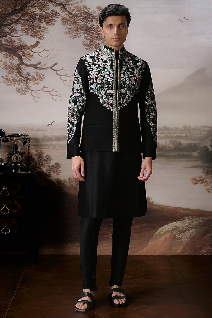 Black Matka Silk Bundi Jacket Set by Mahima Mahajan Men at Pernia's Pop Up Shop