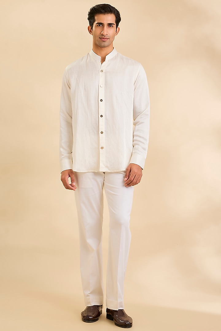 Ivory Chanderi Wedding Indowestern Set by Mahima Mahajan Men at Pernia's Pop Up Shop