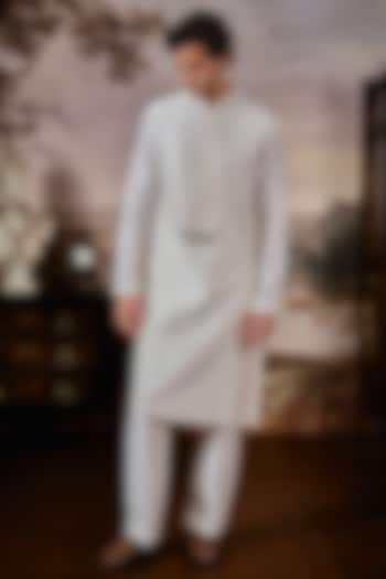 Ivory Chanderi Kurta Set by Mahima Mahajan Men at Pernia's Pop Up Shop