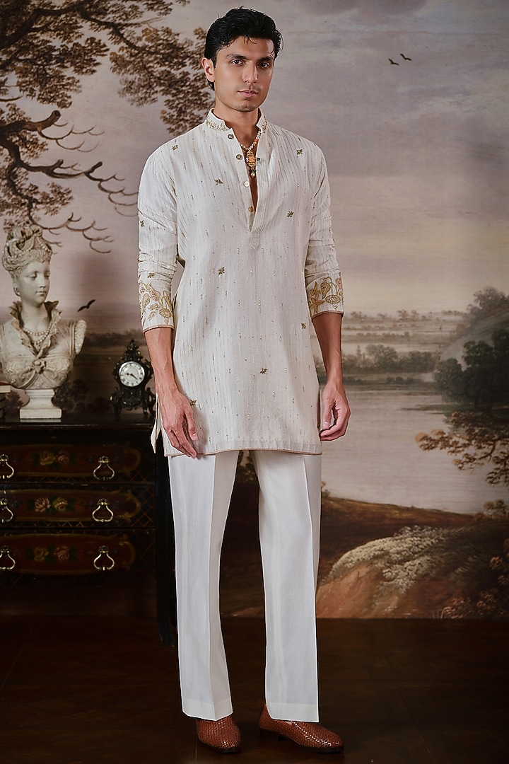 Ivory Chanderi Embroidered Kurta Set by Mahima Mahajan Men at Pernia's Pop Up Shop