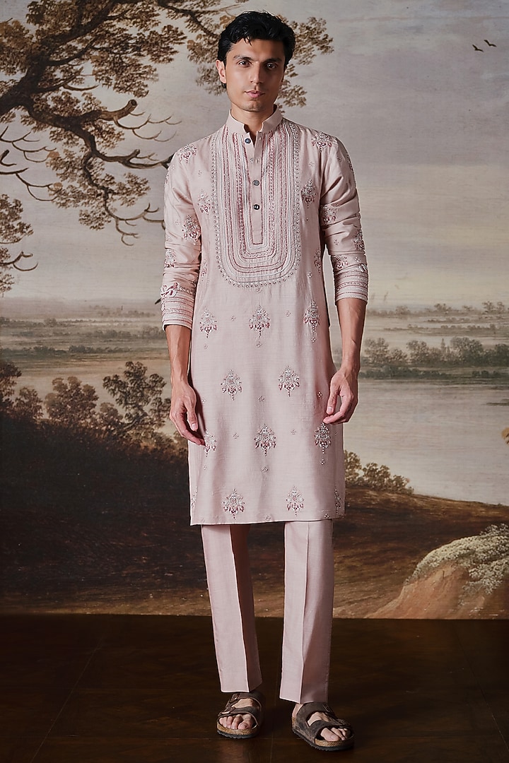 Powder Pink Matka Chanderi Kurta Set by Mahima Mahajan Men at Pernia's Pop Up Shop
