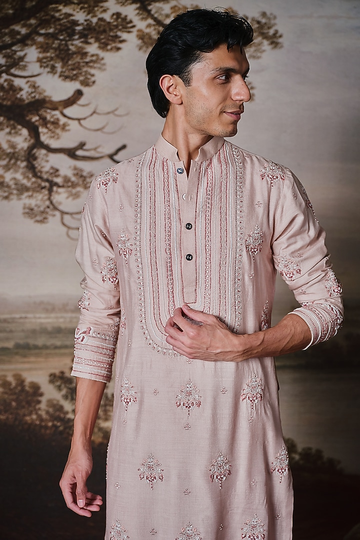 Powder Pink Matka Chanderi Kurta Set by Mahima Mahajan Men at Pernia's Pop Up Shop