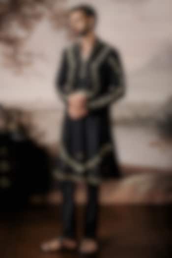Black Chanderi Kurta Set by Mahima Mahajan Men at Pernia's Pop Up Shop