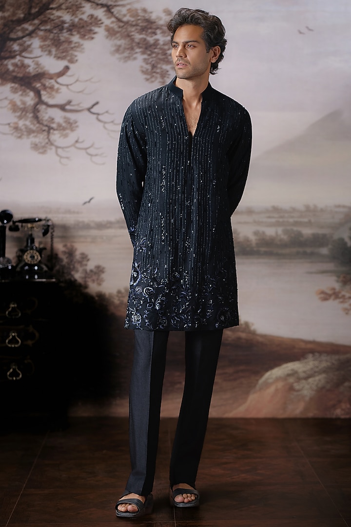 Black Chanderi Kurta Set by Mahima Mahajan Men at Pernia's Pop Up Shop