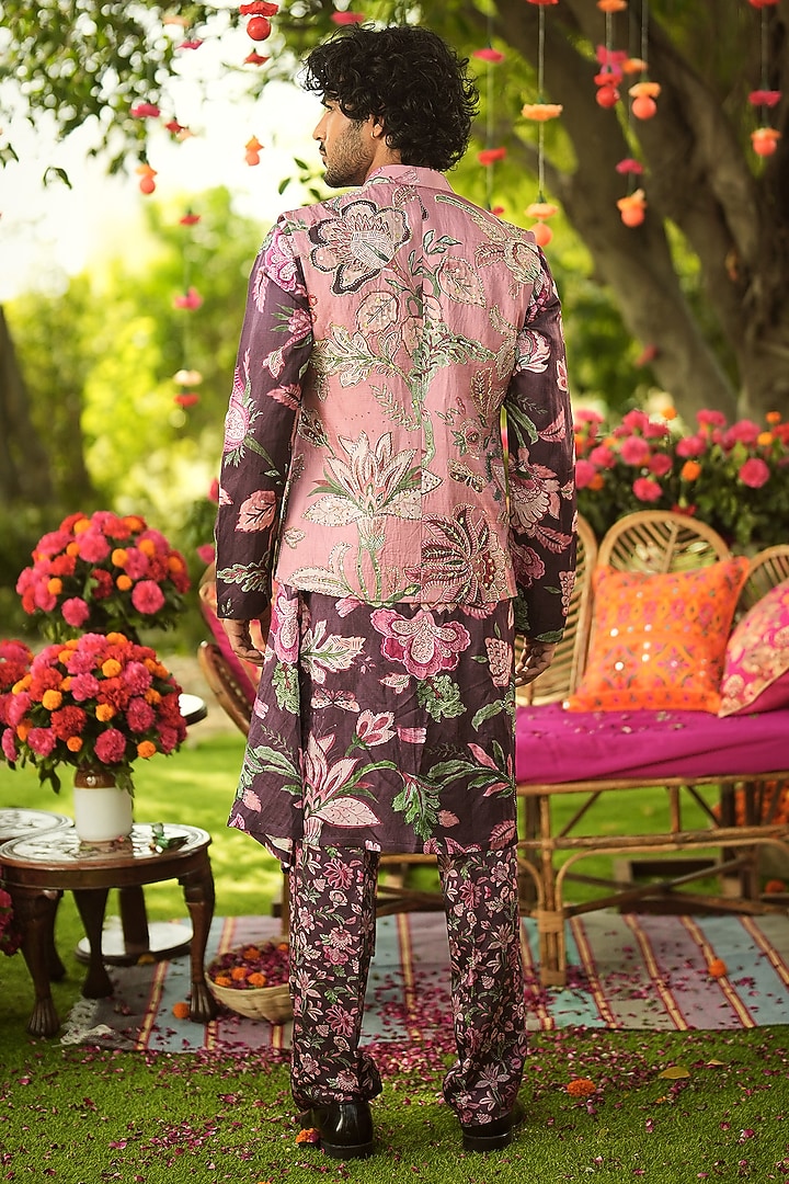 Warm Bubblegum Linen Satin Embroidered Bundi Jacket by Mahima Mahajan Men at Pernia's Pop Up Shop