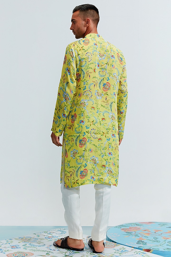 Yellow Satin Organza Printed Kurta Set by Mahima Mahajan Men at Pernia's Pop Up Shop