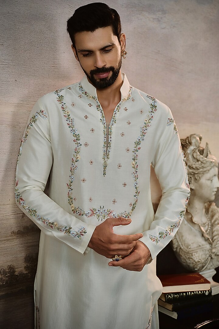 Ivory Chanderi Embroidered Kurta Set by Mahima Mahajan Men at Pernia's Pop Up Shop