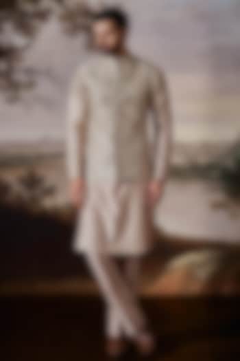 Beige Matka Silk Embroidered Bundi Jacket Set by Mahima Mahajan Men at Pernia's Pop Up Shop