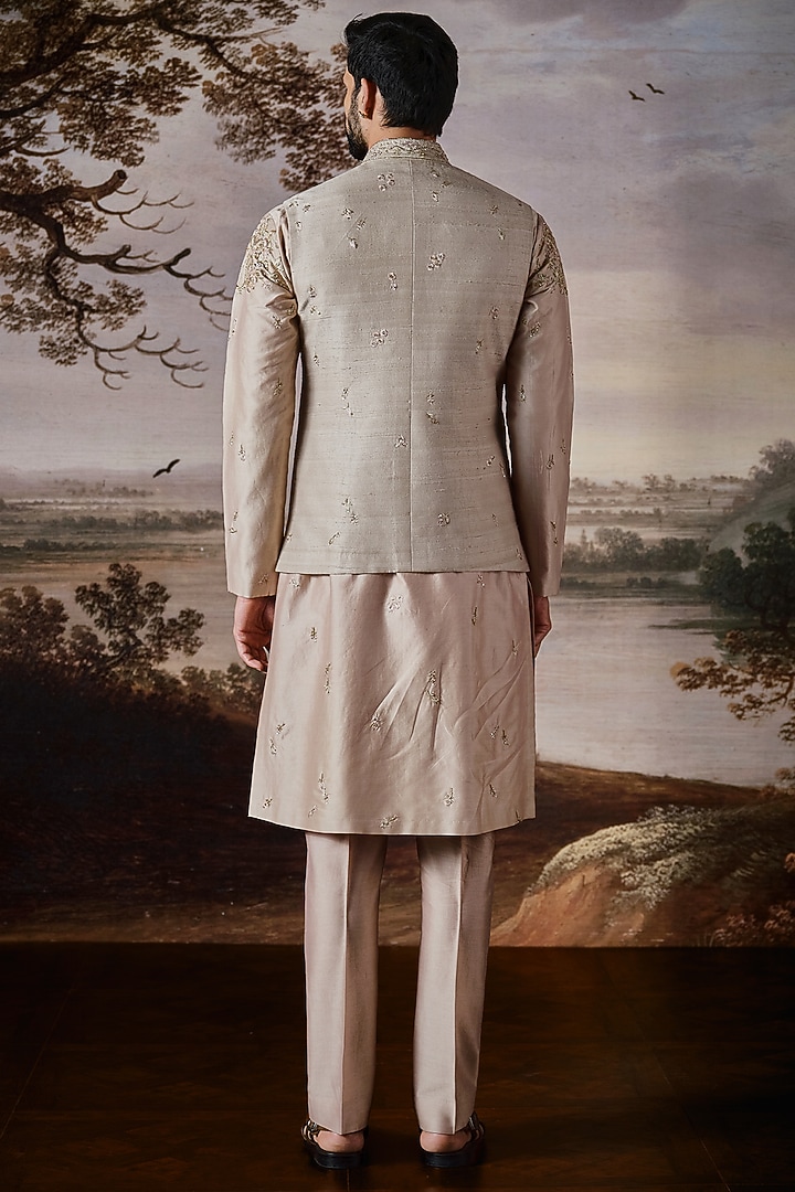 Beige Matka Silk Embroidered Bundi Jacket Set by Mahima Mahajan Men at Pernia's Pop Up Shop