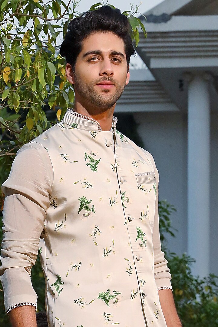 Jade Kurta Set With Printed Bundi Jacket by Mahima Mahajan Men at Pernia's Pop Up Shop