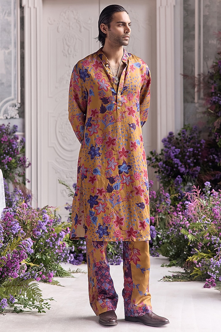 Amber Yellow Linen Satin Printed Kurta Set by Mahima Mahajan Men at Pernia's Pop Up Shop