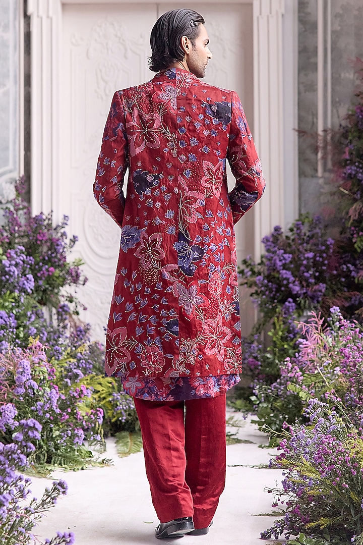 Royal Red Linen Satin Hand Embroidered Groom Sherwani Set by Mahima Mahajan Men at Pernia's Pop Up Shop