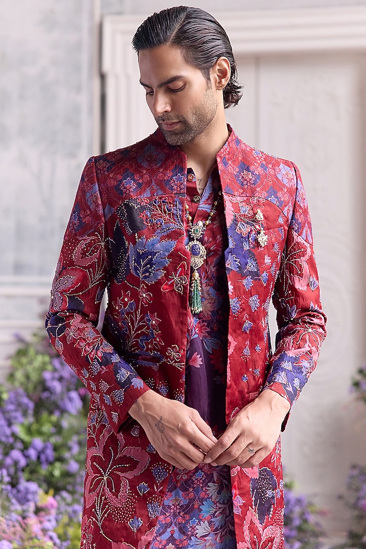Royal Red Linen Satin Hand Embroidered Groom Sherwani Set by Mahima Mahajan Men at Pernia's Pop Up Shop
