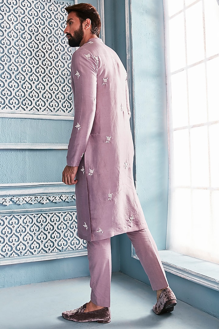 Lilac Embellished Kurta Set by Mahima Mahajan Men at Pernia's Pop Up Shop