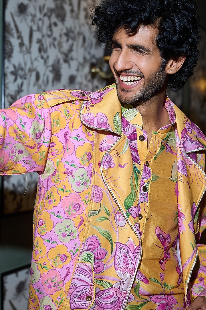 Kesar Yellow Glazed Cotton & Chanderi Printed Bomber Jacket Set by Mahima Mahajan Men at Pernia's Pop Up Shop