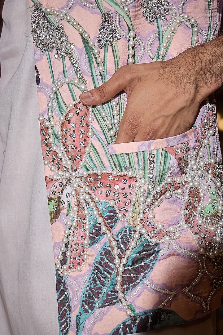 Carnation Glazed Cotton & Chanderi Hand Embroidered Bundi Set by Mahima Mahajan Men at Pernia's Pop Up Shop