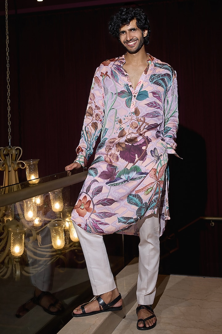 Carnation Glazed Cotton Printed Kurta Set by Mahima Mahajan Men at Pernia's Pop Up Shop