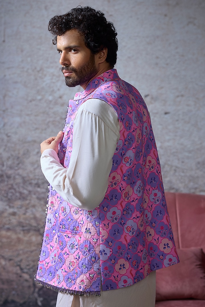 Lilac Cambric Cotton Embroidered Bundi Jacket Set by Mahima Mahajan Men at Pernia's Pop Up Shop