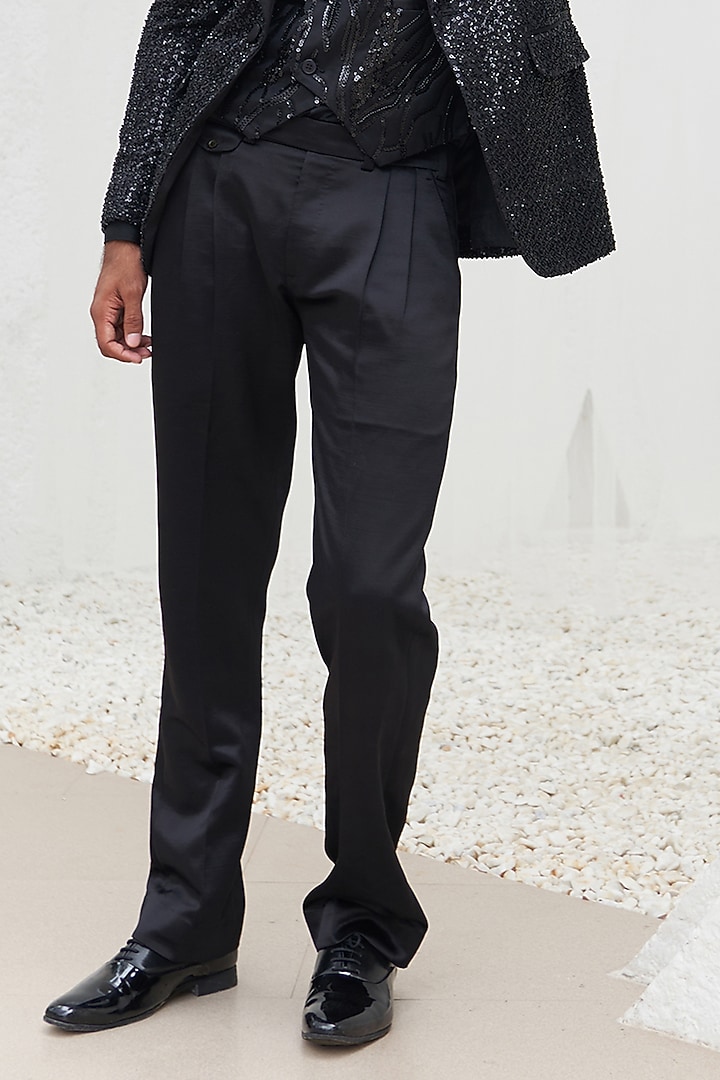 Black Net & Glaze Cotton Embroidered Blazer Set by Mahima Mahajan Men at Pernia's Pop Up Shop