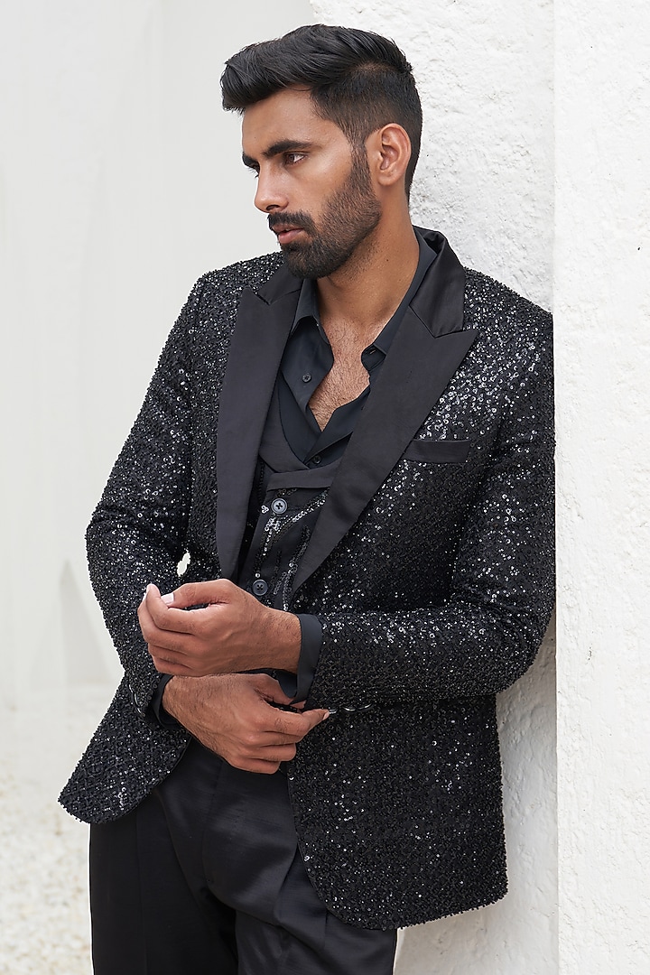 Black Net & Glaze Cotton Embroidered Blazer Set by Mahima Mahajan Men at Pernia's Pop Up Shop