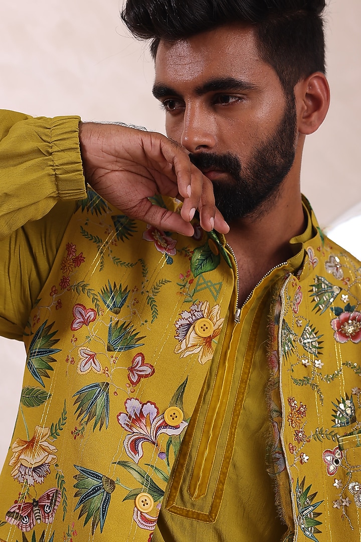 Yellow Moss Crepe Printed Bundi Jacket by Mahima Mahajan Men at Pernia's Pop Up Shop