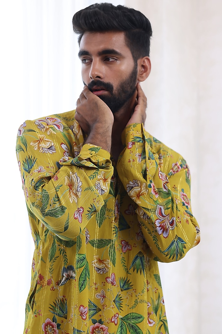 Yellow Moss Crepe & Glace Cotton Printed Kurta Set by Mahima Mahajan Men at Pernia's Pop Up Shop
