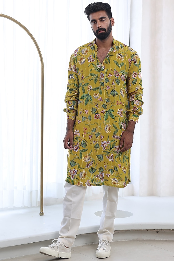 Yellow Moss Crepe & Glace Cotton Printed Kurta Set by Mahima Mahajan Men at Pernia's Pop Up Shop