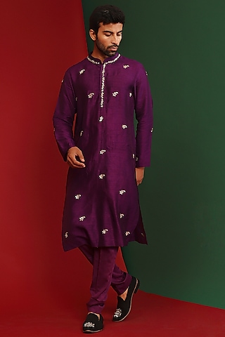 Grapevine Embroidered Kurta Set by Mahima Mahajan Men