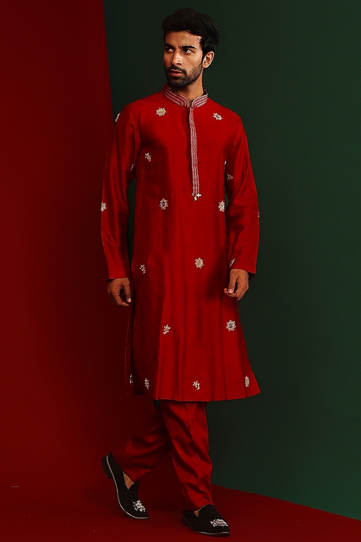 Sindoori Red Embroidered Kurta Set by Mahima Mahajan Men