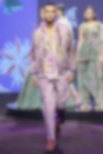 Steel Lilac Satin Organza Printed Quilted Jacket by Mahima Mahajan Men at Pernia's Pop Up Shop