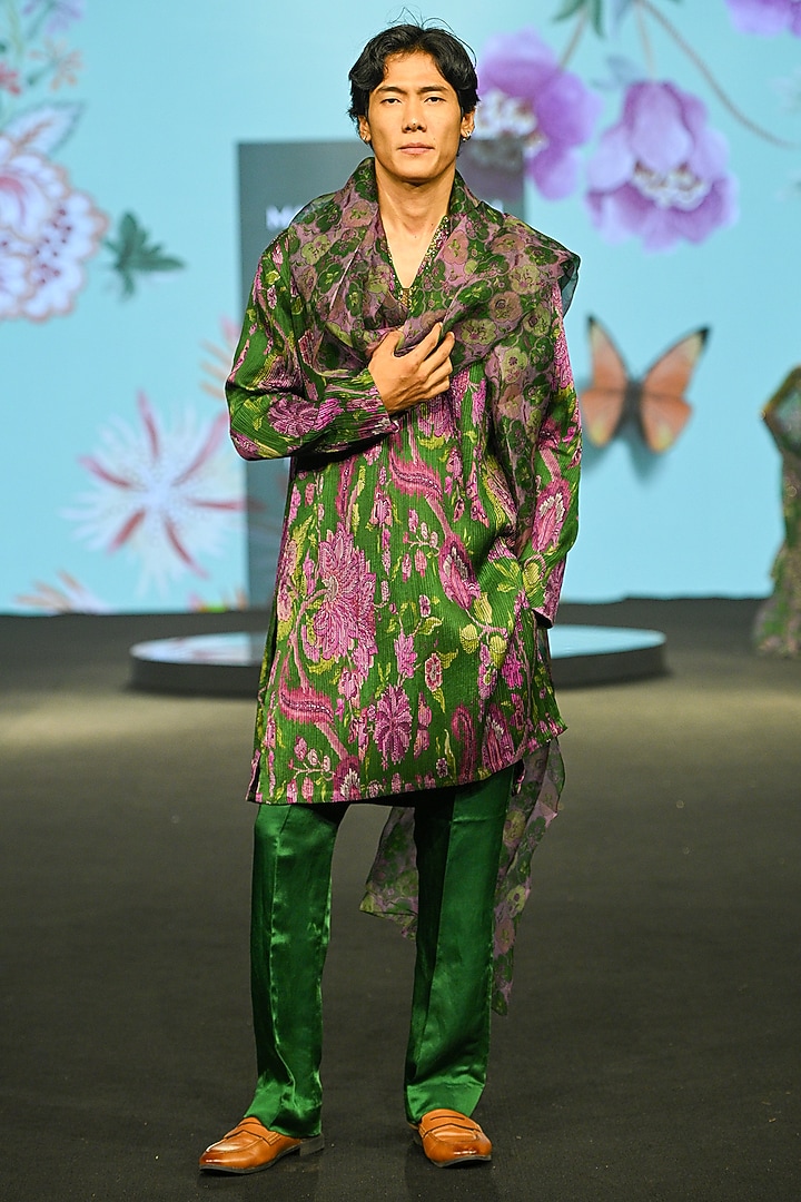 Forest Green Linen Satin Hand Embroidered Kurta Set by Mahima Mahajan Men at Pernia's Pop Up Shop