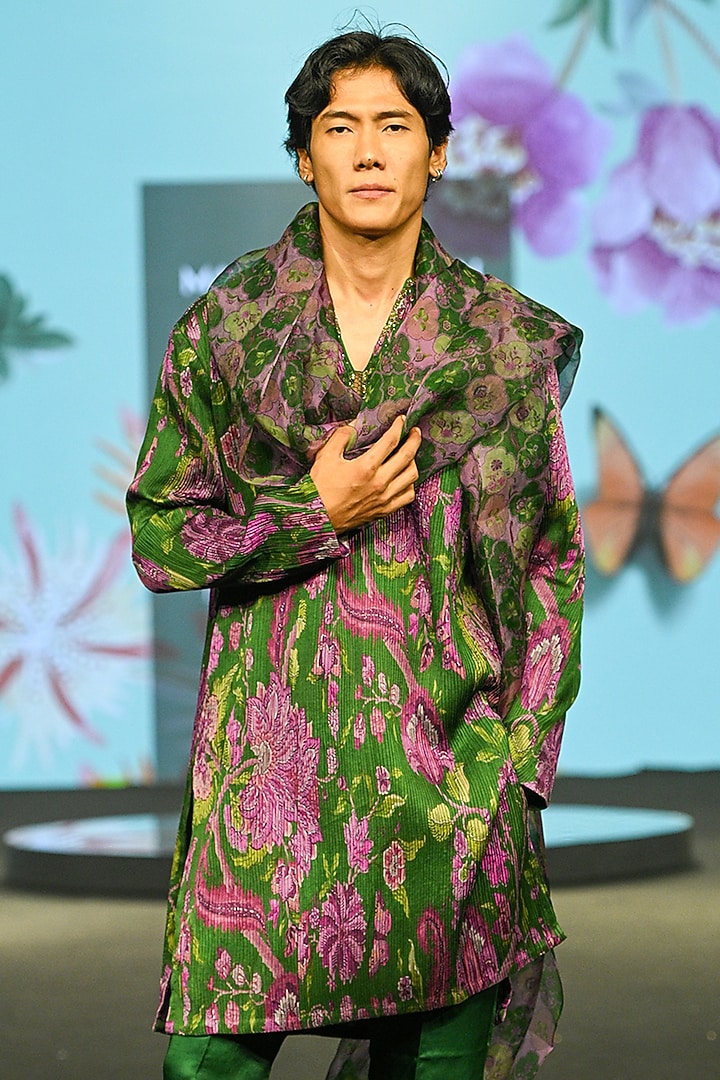 Forest Green Linen Satin Hand Embroidered Kurta Set by Mahima Mahajan Men at Pernia's Pop Up Shop