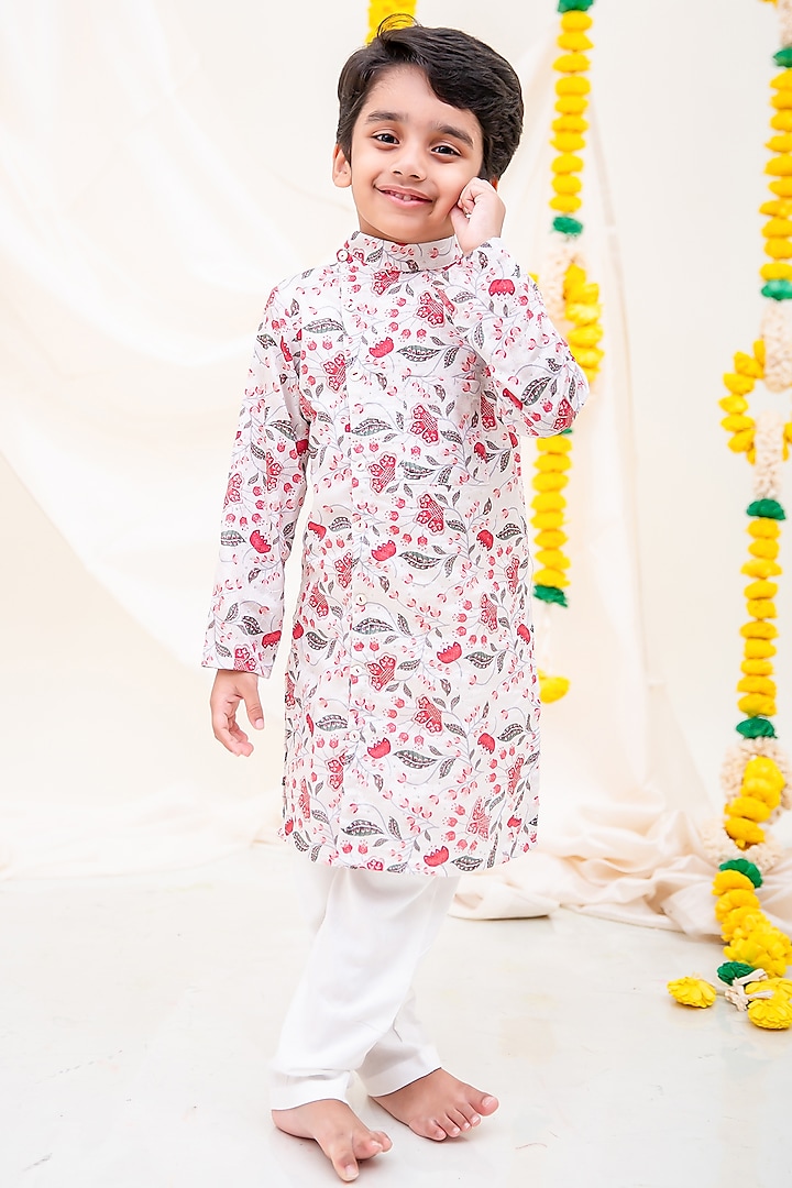 Off-White & Red Chinon Texture Embroidered Kurta Set For Boys by My Mini Trunk