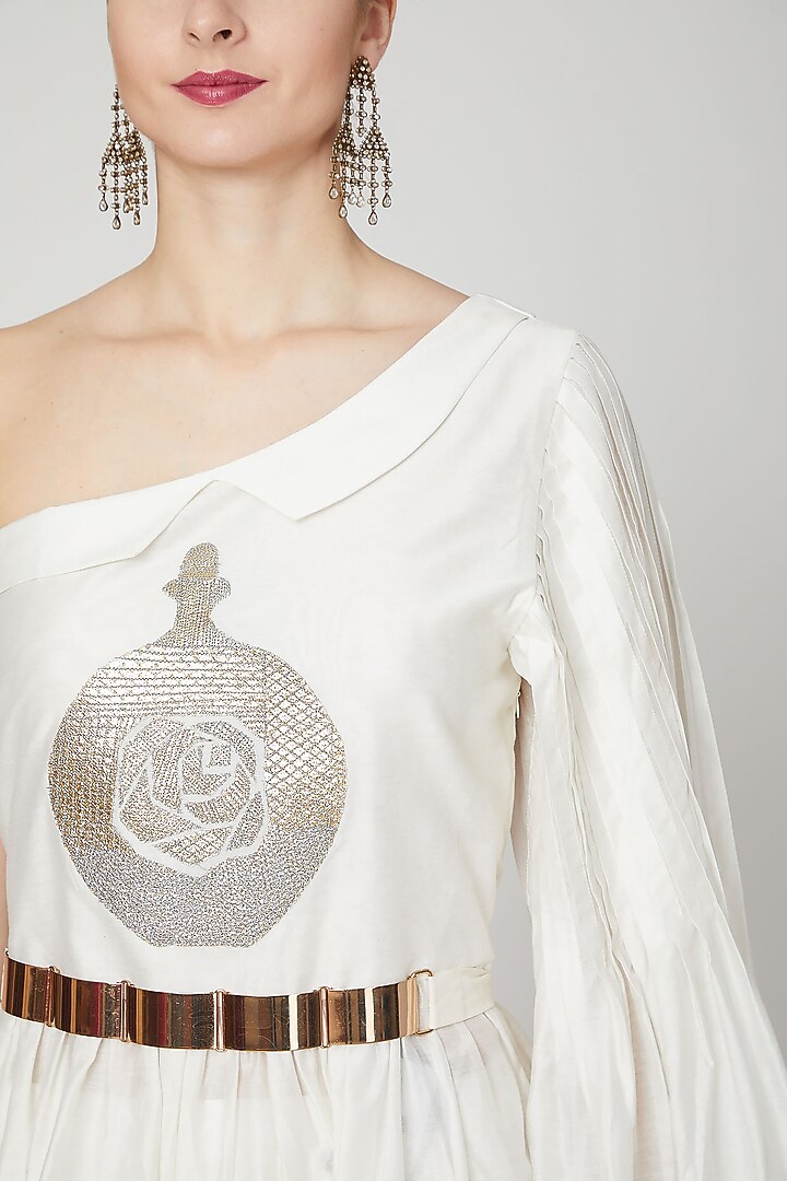 Ivory Embroidered Indowestern Kurta Set by Mohammad Mazhar at Pernia's Pop Up Shop
