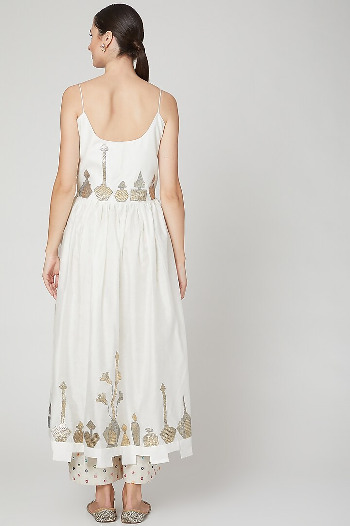 Ivory Embroidered Kurta Set by Mohammad Mazhar at Pernia's Pop Up Shop