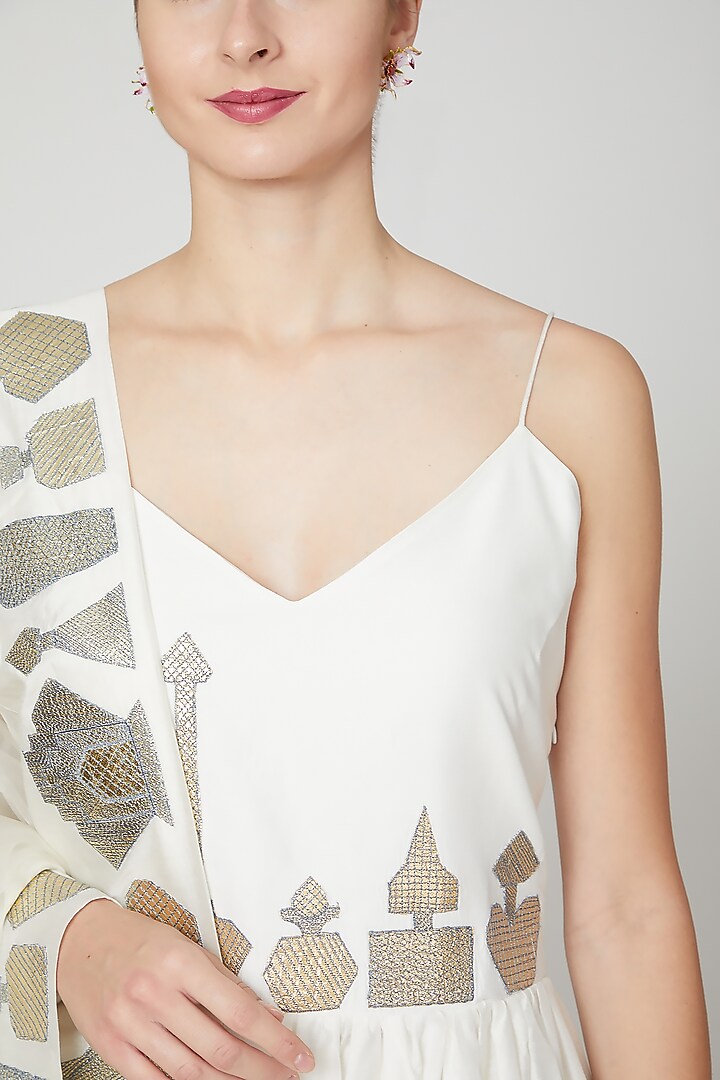 Ivory Embroidered Kurta Set by Mohammad Mazhar at Pernia's Pop Up Shop